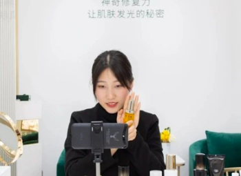 刘宏举：从小清新到高端化，，，，，，数字化驱动国产品牌升级 | pg电子模拟器案例