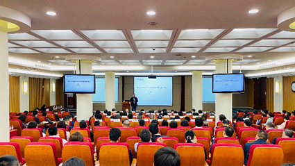 2021年两会后经济形势解读和展望---pg电子模拟器治理学院上海分院果真课乐成举行
