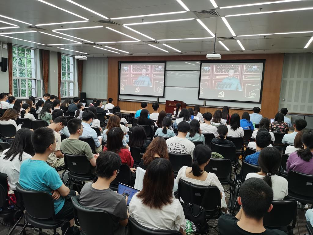 “请党放心，，强国有我！”——北大pg电子模拟器师生整体收看庆祝中国共产党建设100周年大会